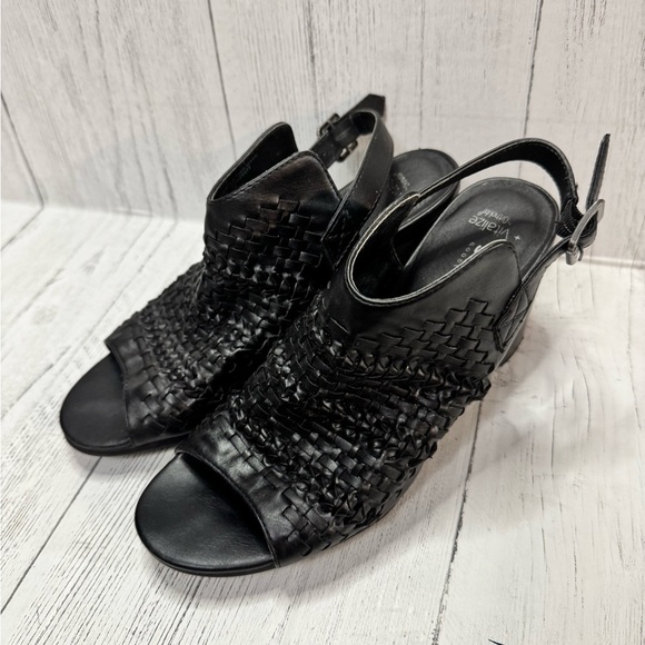 Bernardo Brown Snakeskin Lace-Up & black Sonoma Sandals, Size 8M - Picture 8 of 9